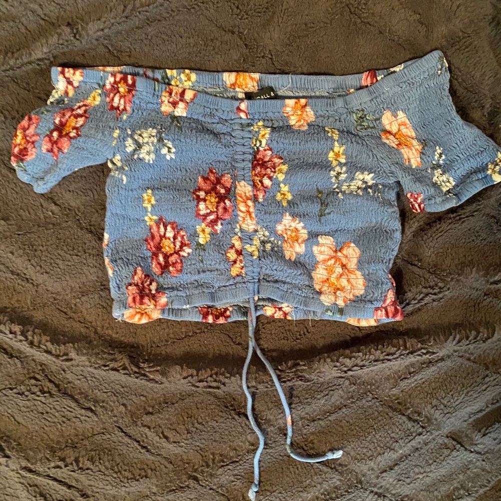 kendall and kylie blue flower crop top